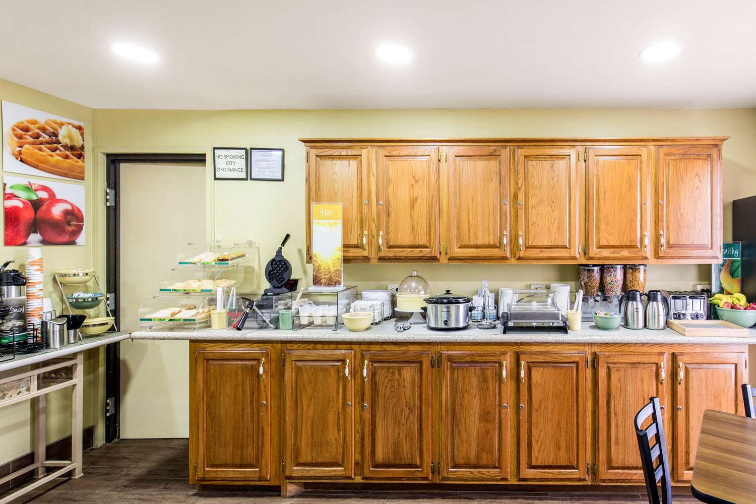restaurant cafeteria