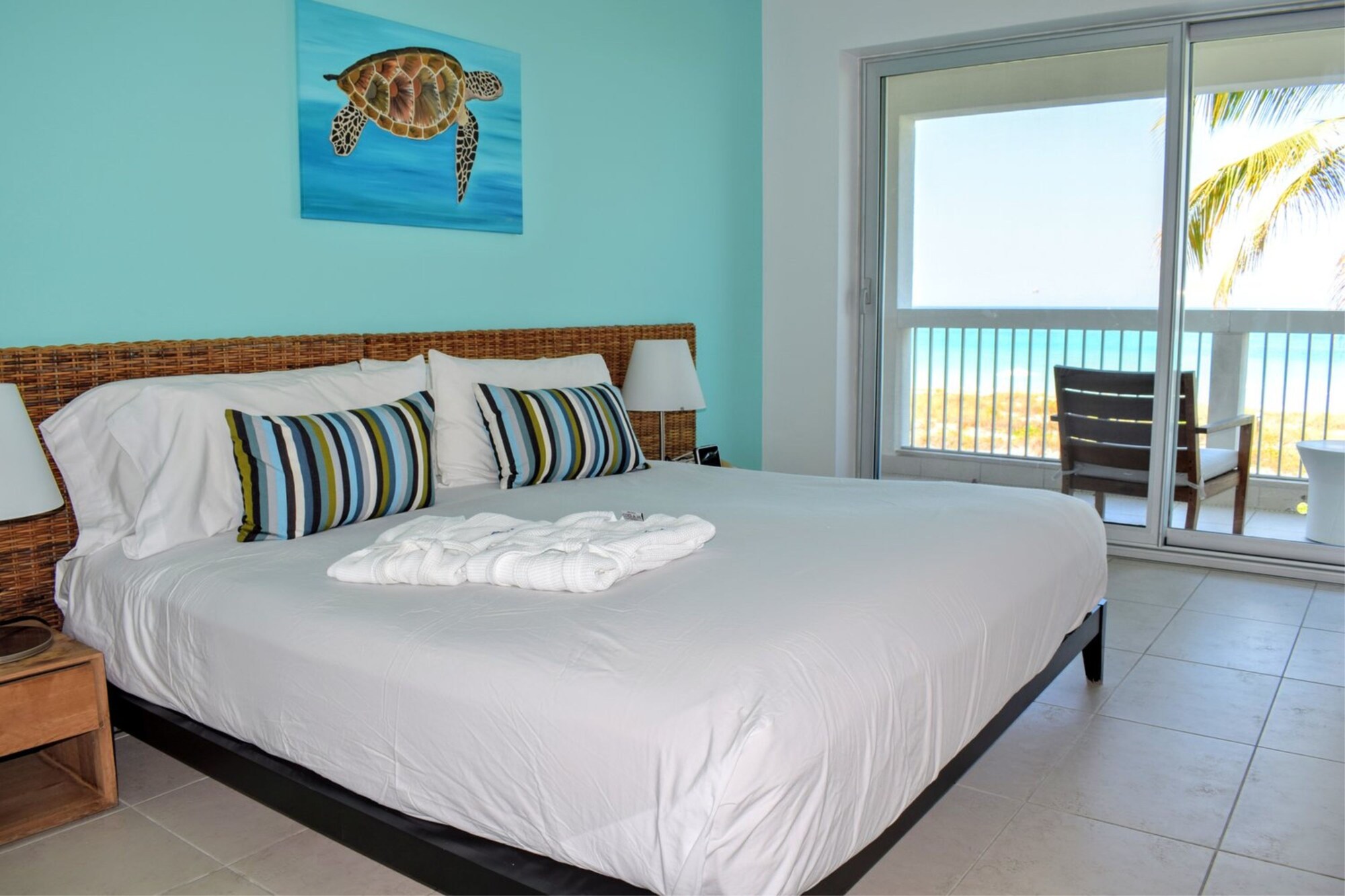 1 BEDROOM, SUITE, OCEAN FRONT