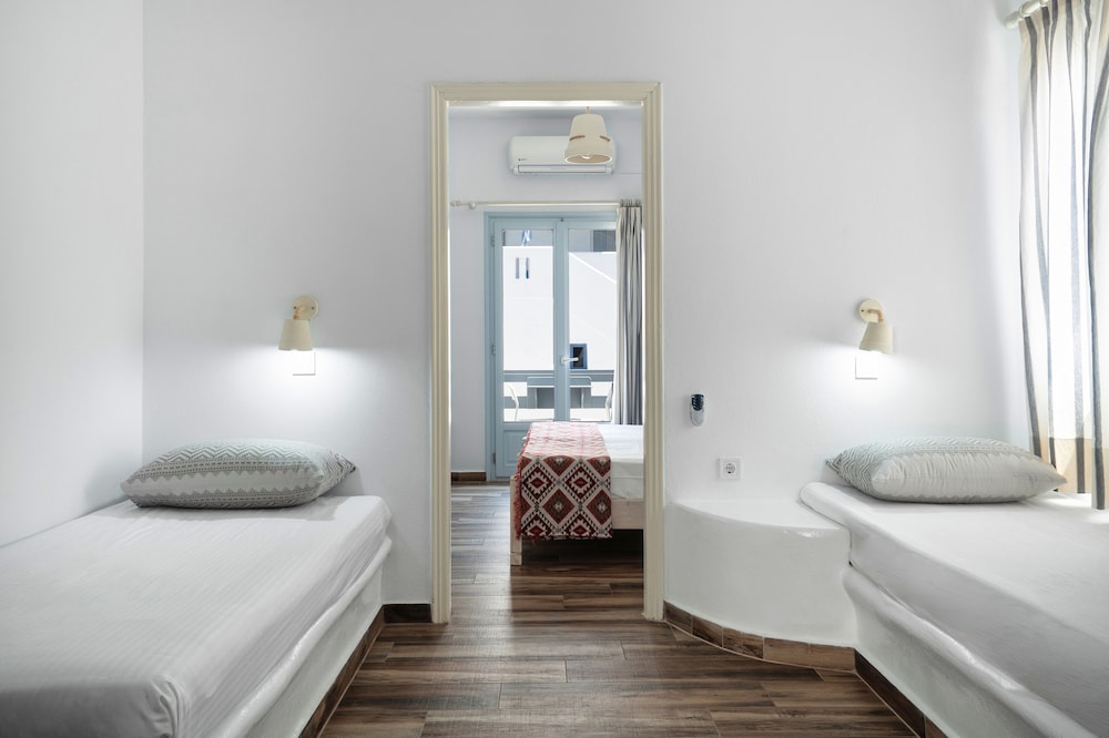 Iris Boutique Hotel 33/74