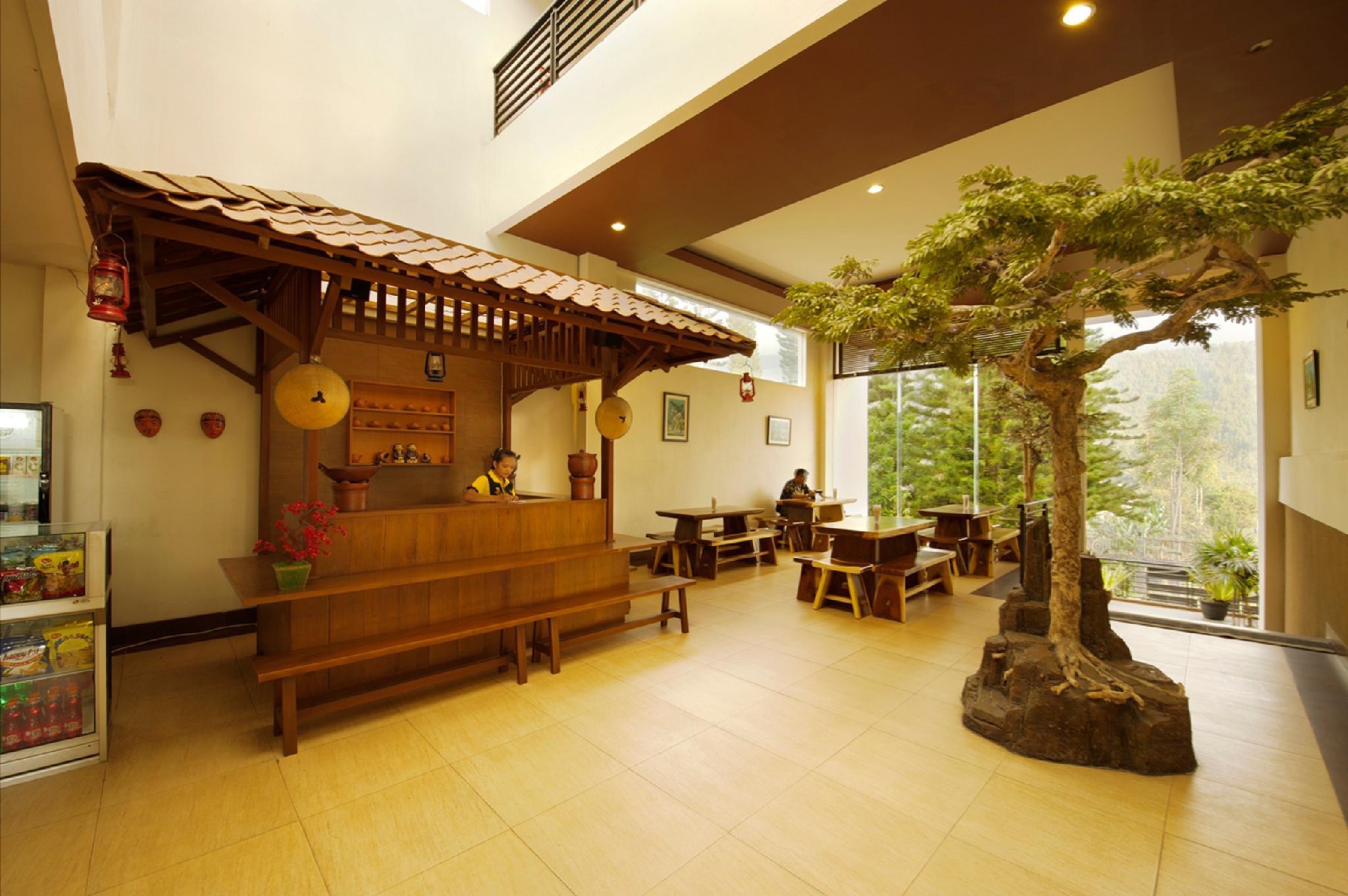 Hotel Bintang Tawangmangu 4/17