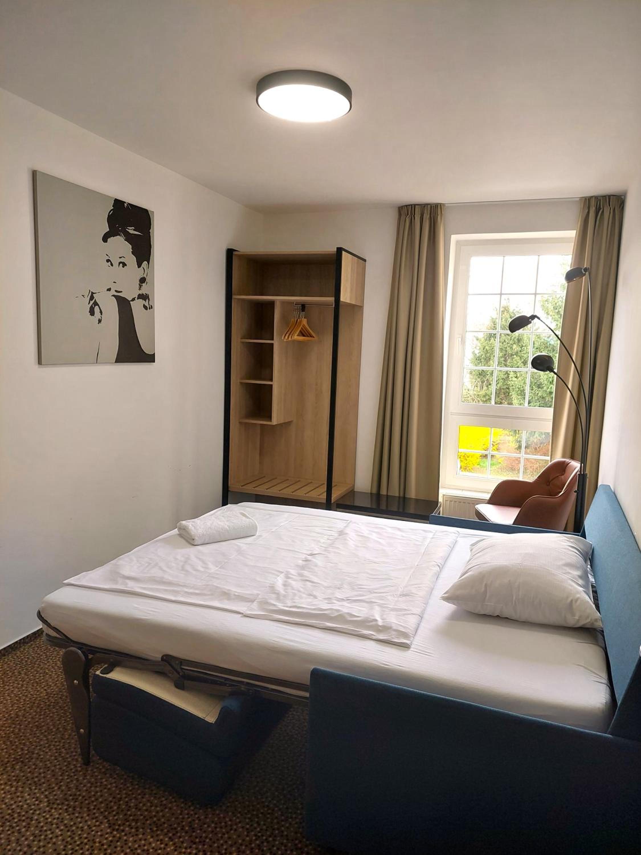 Hotel Avion 12/51