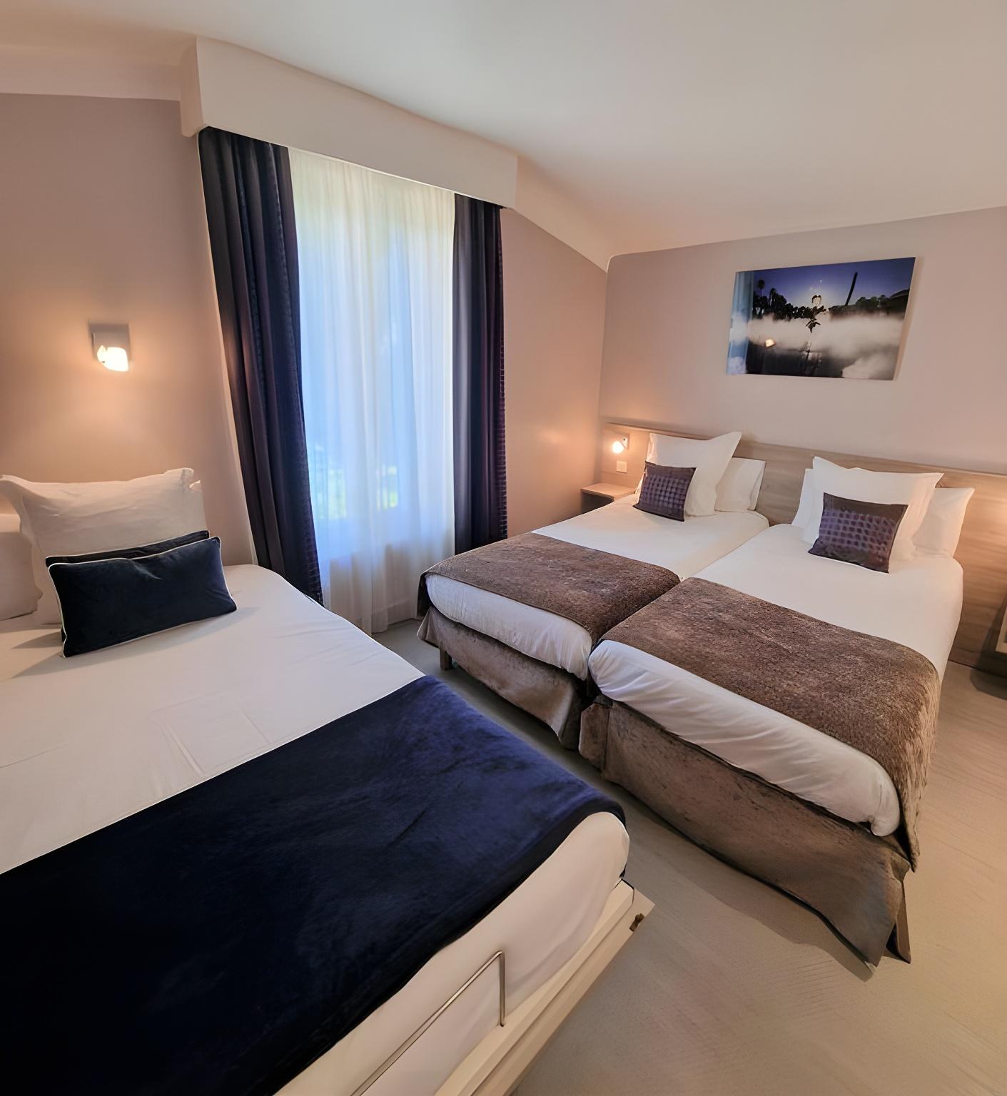 Superior, Triple, 1 Double and 4 Single Beds
