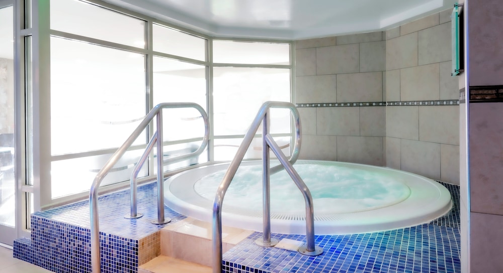 Wood Hall Hotel & Spa 22/55