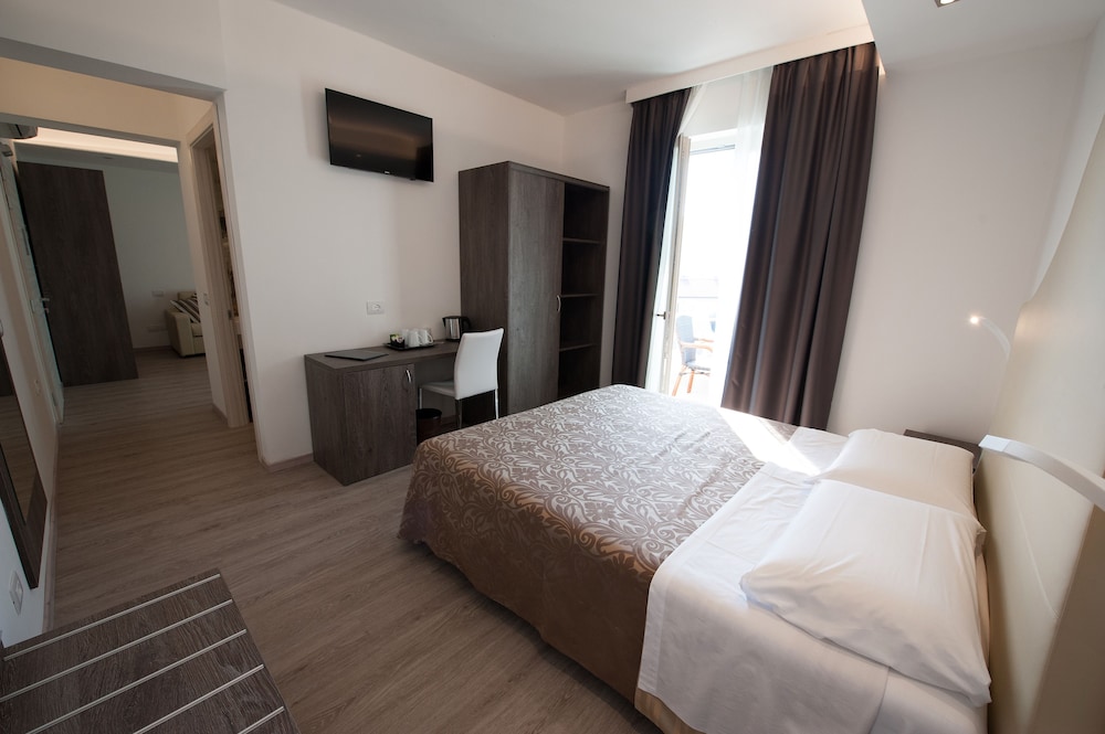 Hotel Italia 17/55