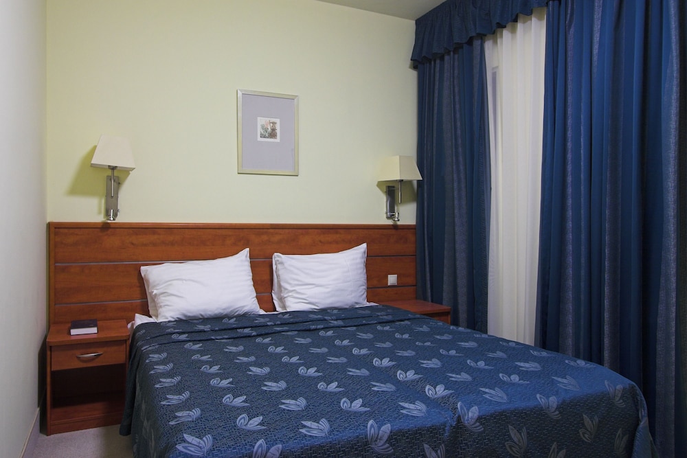 Benczur Hotel 18/42