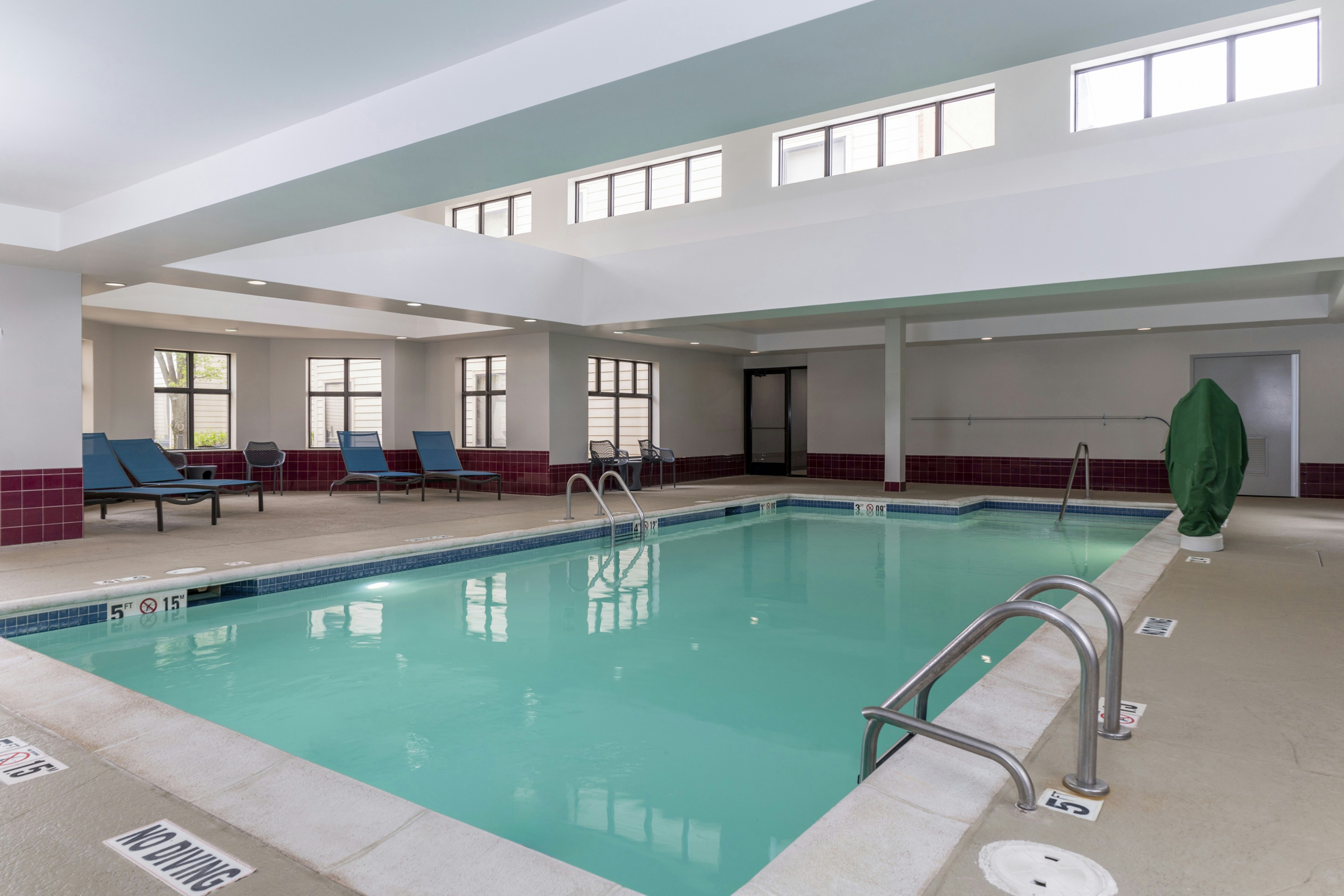 Hampton Inn & Suites St. Louis/Chesterfield 35/81