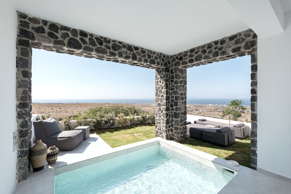 Secret View Hotel 40/50