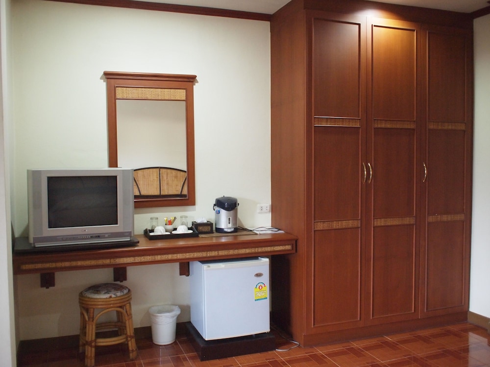 RoongRuang Hotel 23/27