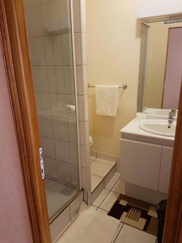 Hotel Le Petit Chateau 32/39