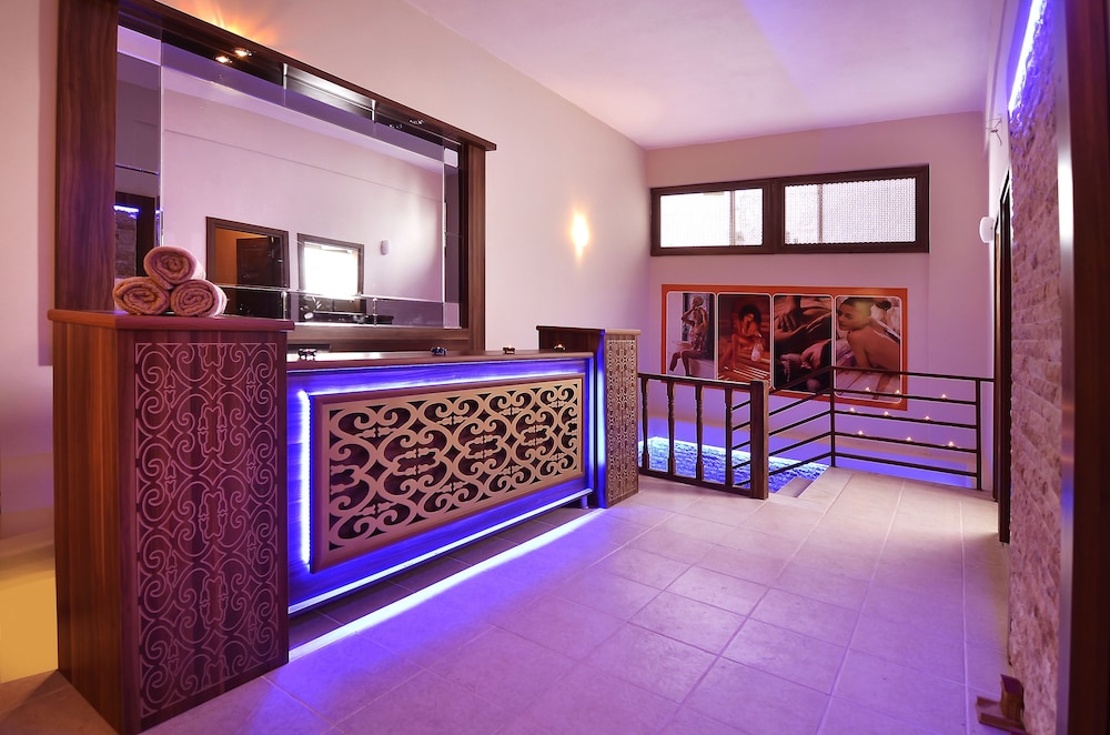 Citys Hill Hotel 7/54