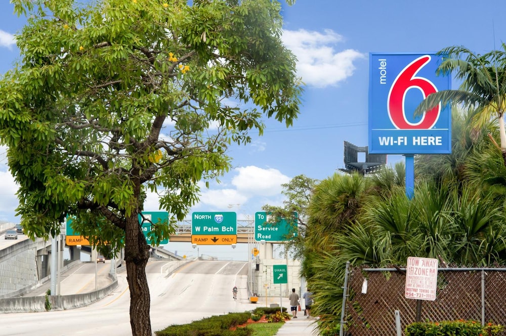 Motel6 Fort Lauderdale, FL in FORT LAUDERDALE - FL