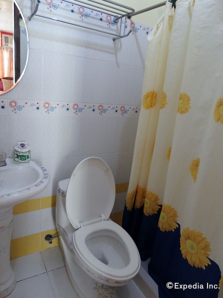 D Lucky Garden Inn 46/48