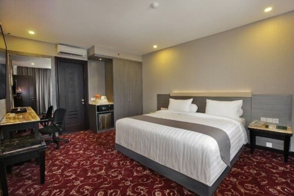 Pyramid Suites 14/54