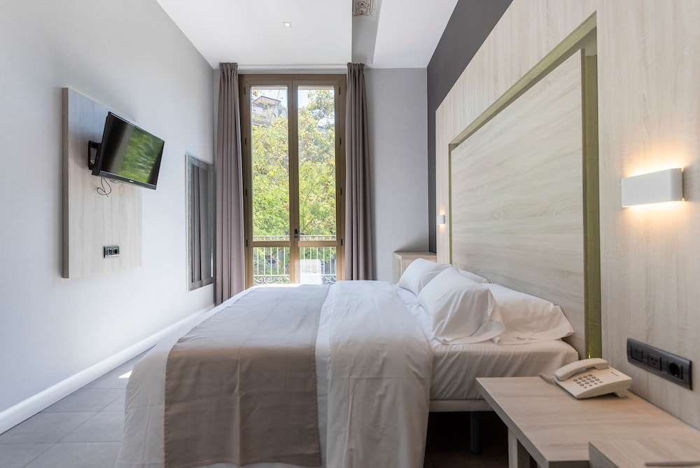 Hostal Plaza Goya Bcn 13/32