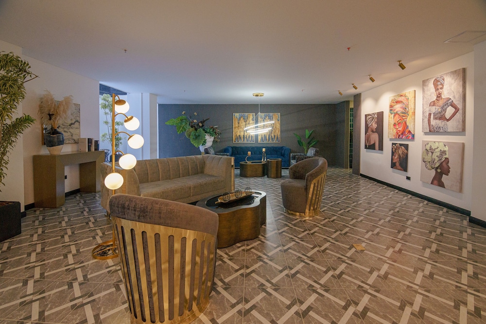 First Class Hotel 39/58