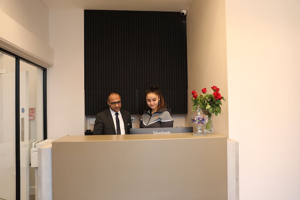 Reem Hotel 11/65