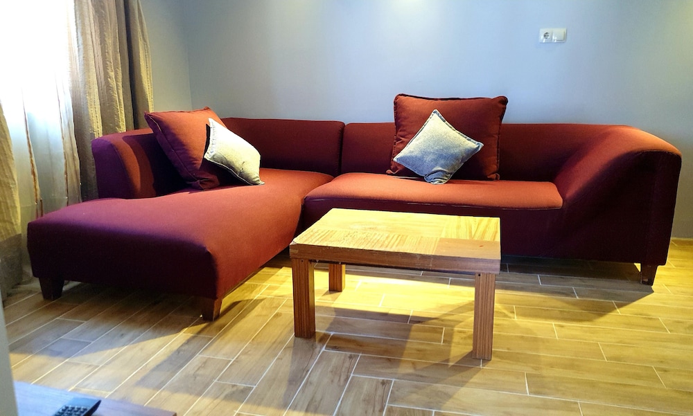 Tepe Hotel & Business Suite 19/27