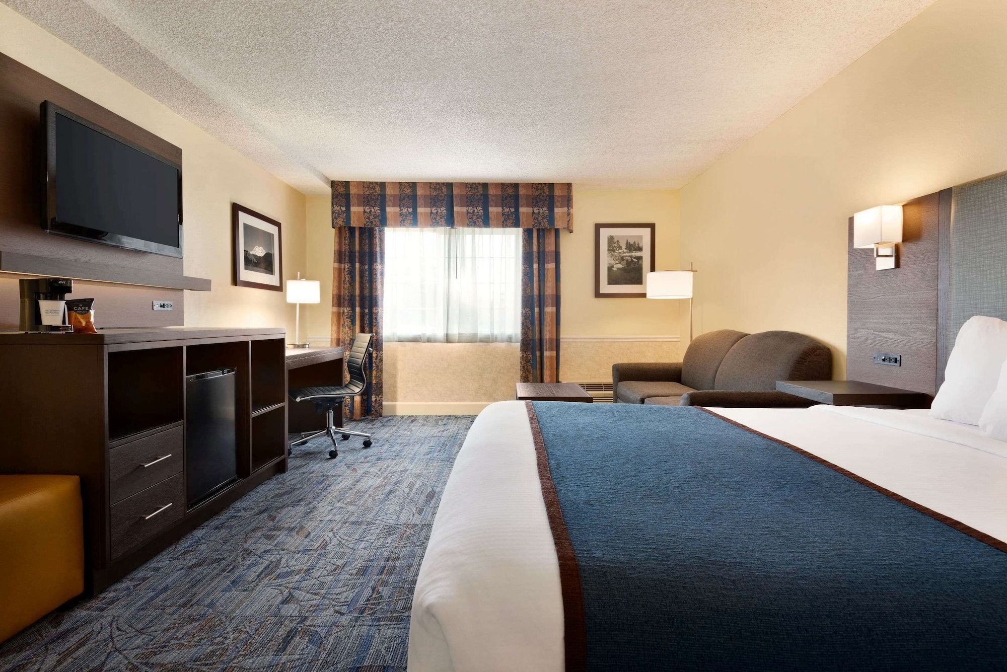 STANDARD, QUEEN BED, ACCESSIBLE