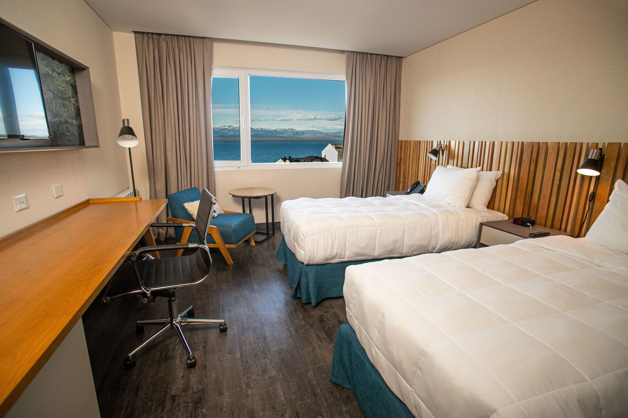 ROOM, TWIN BEDS, LAKE VIEW