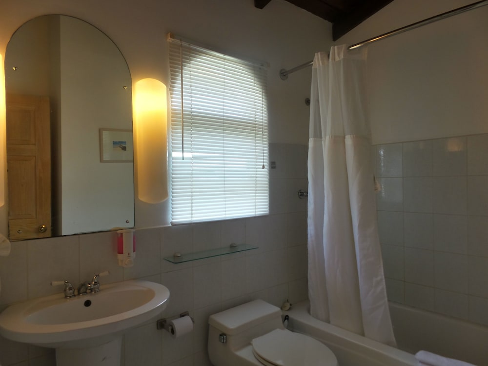 DICKENSON BAY COTTAGES 24/50