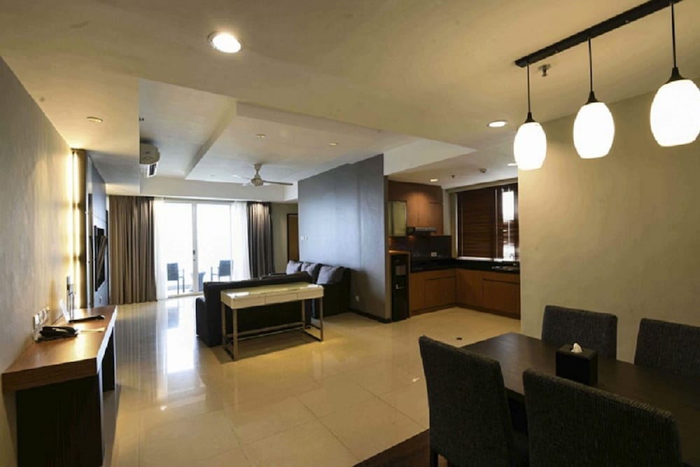 The Malibu Suites Balikpapan 16/36