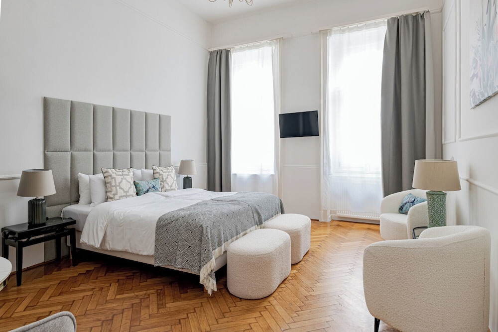 House Beletage 20/71
