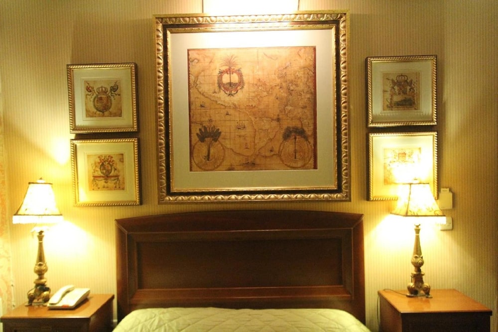 Opulence Centra London Hotel 34/75