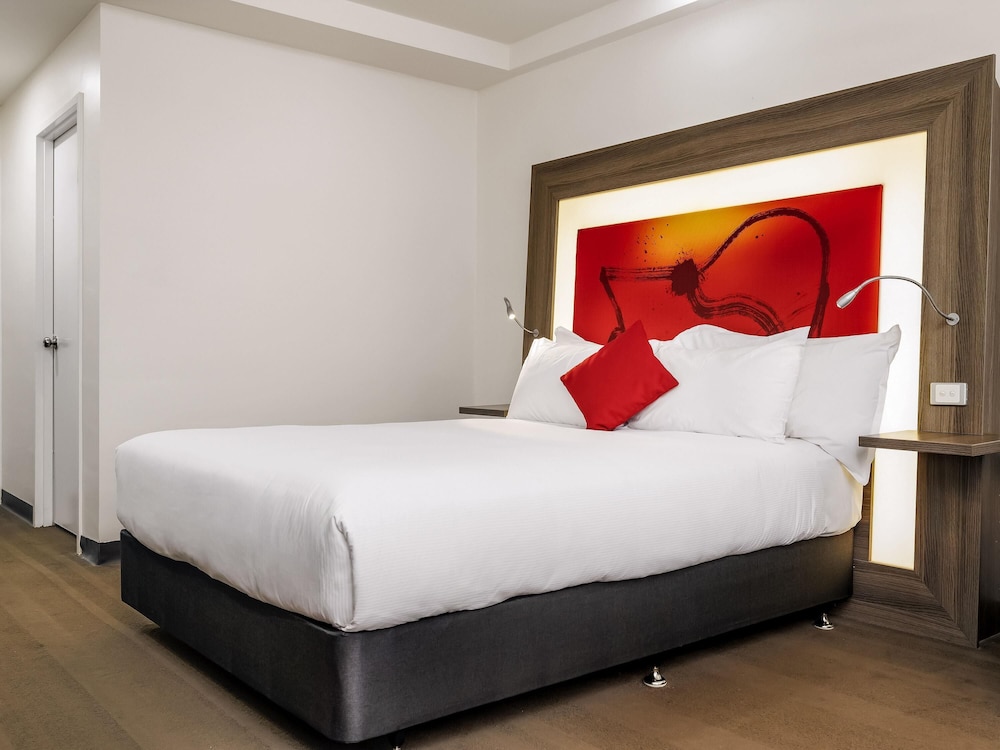 Novotel Darwin CBD 18/64
