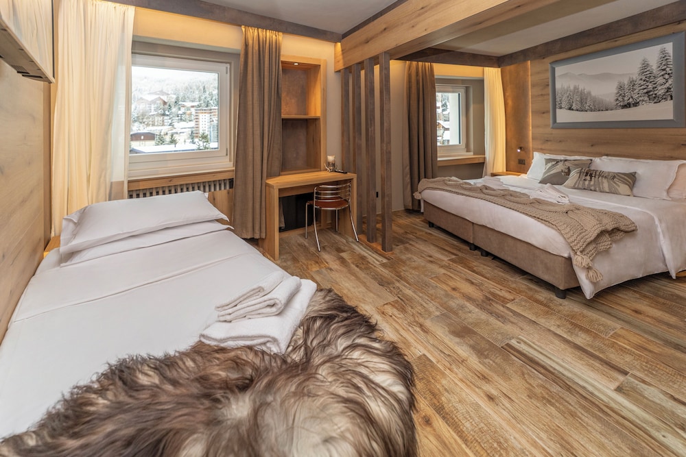 غرفة ثلاثية، Hotel La Torre 4/10