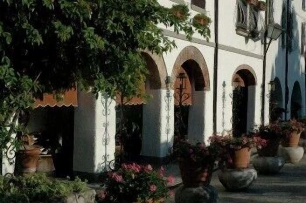 Arnaldo Aquila DAOro Hotel 2/39