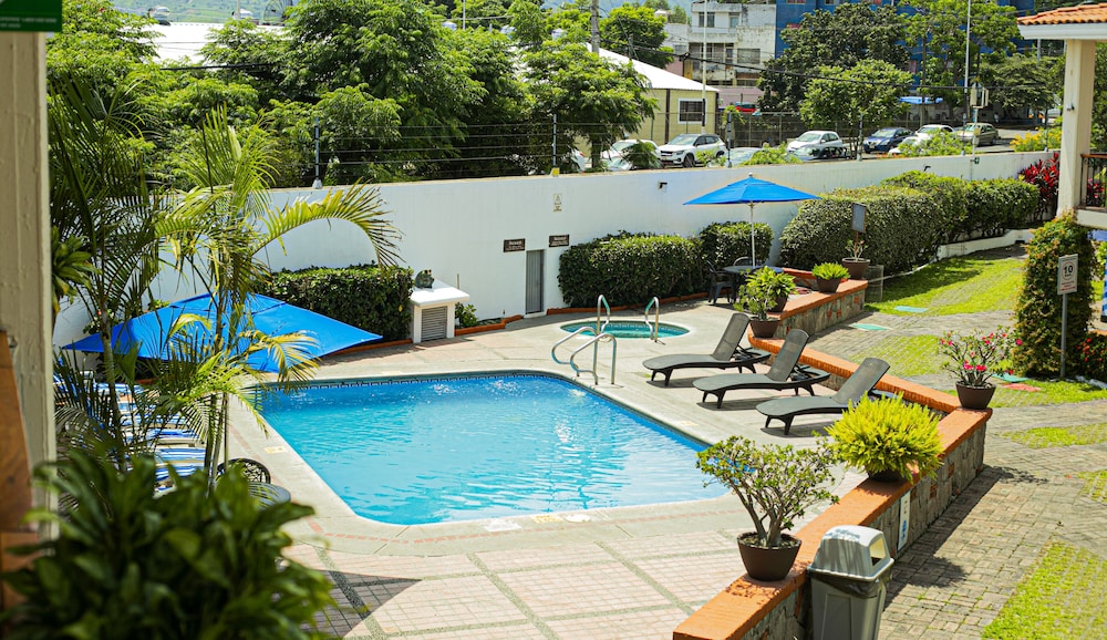 Hotel Las Palomas 57/59
