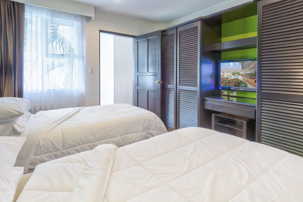 Hotel Suites Cristina 31/69