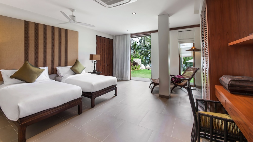 5 BEDROOMS, LUXURY, VILLA, BEACH FRONT