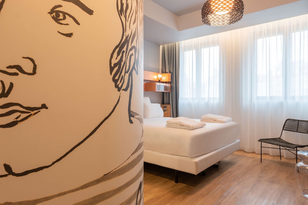 Golden Tulip Saint Malo 45/74
