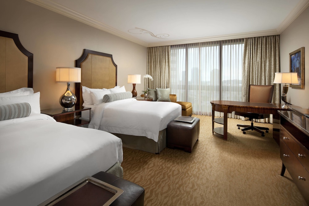 St Regis Hotel 10/33