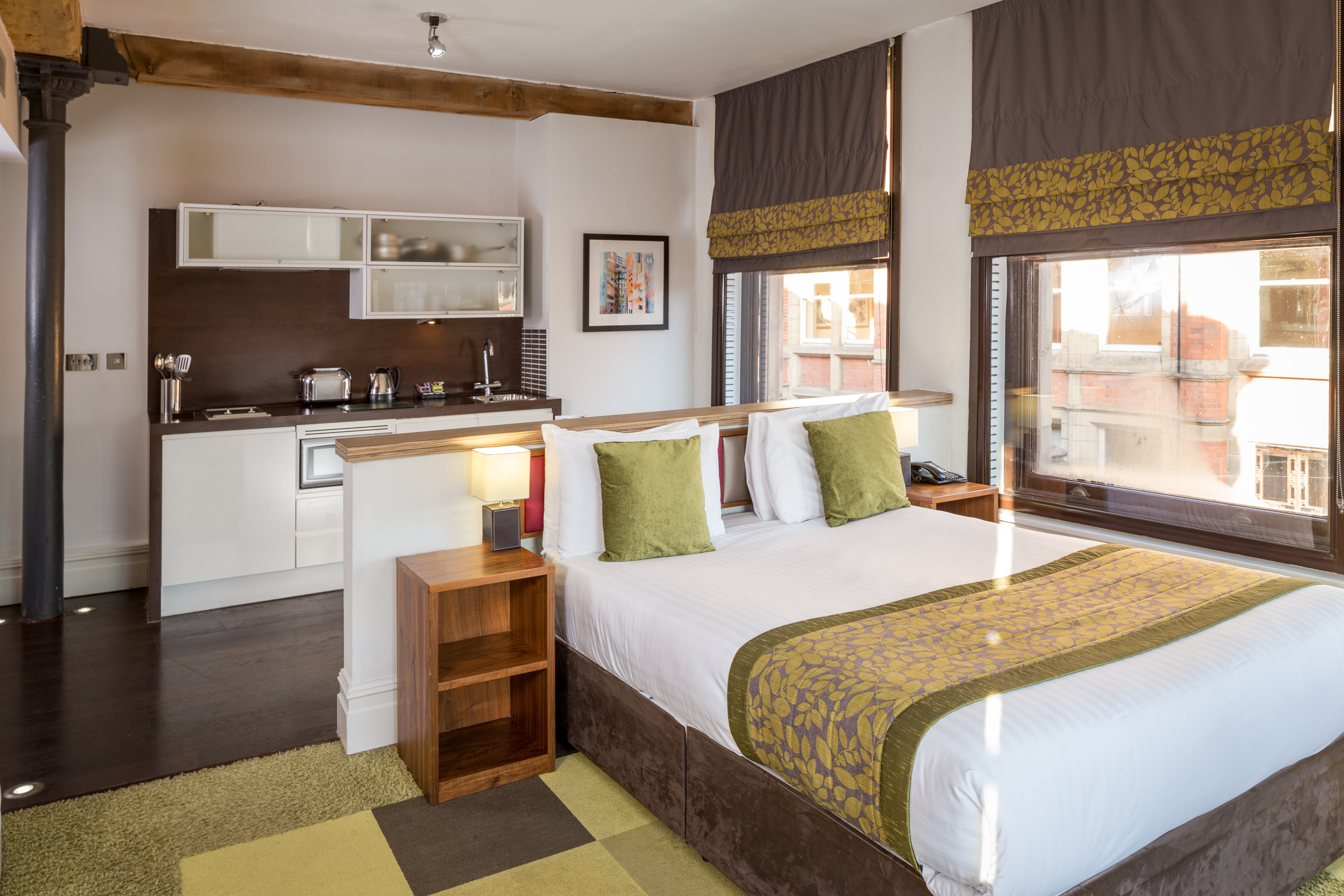 Roomzzz Manchester 7/26