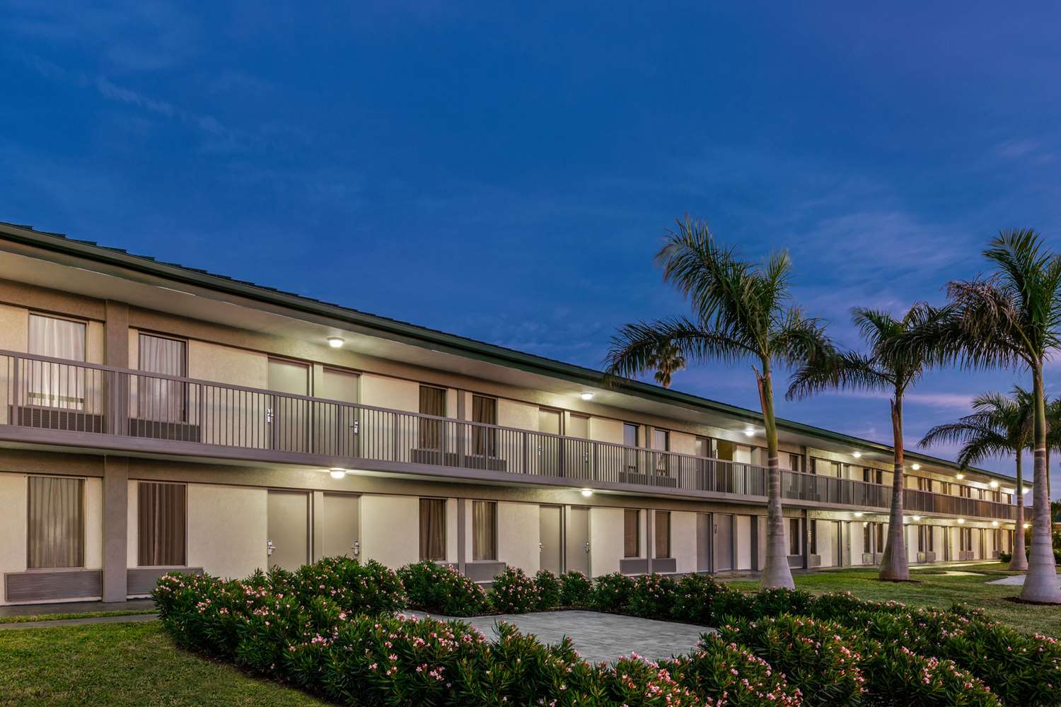 Ramada by Wyndham Sarasota Waterfront 2/71