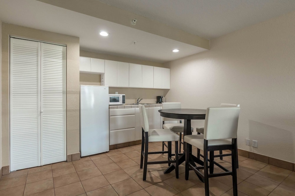 Baymont By Wyndham Punta Gorda/Port Charlotte 42/50