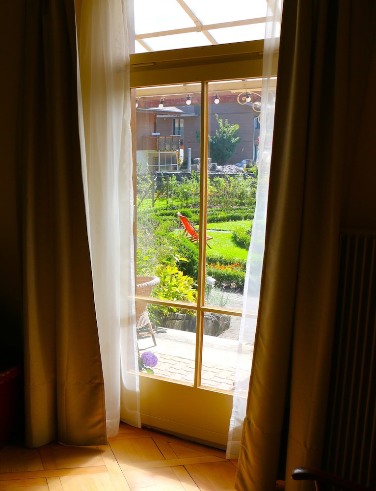 Alpenrose Hotel and Gardens 19/50