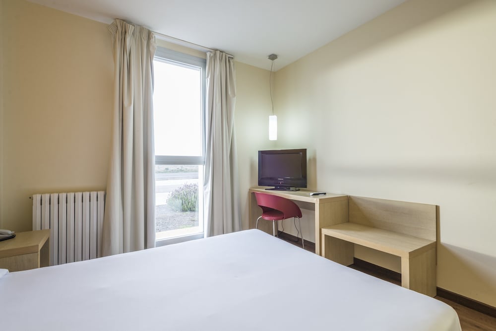 280 Hotel Formerly Premiere Classe Zaragoza 280 11/54