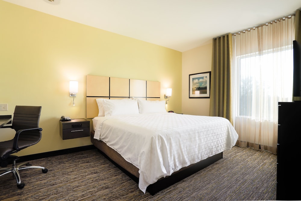 CANDLEWOOD SUITES LENEXA - OVERLAND PARK AREA 18/69
