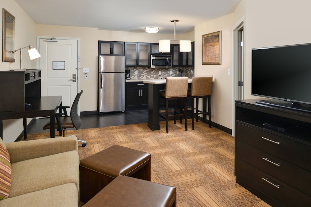 Staybridge Suites Merrillville 25/51