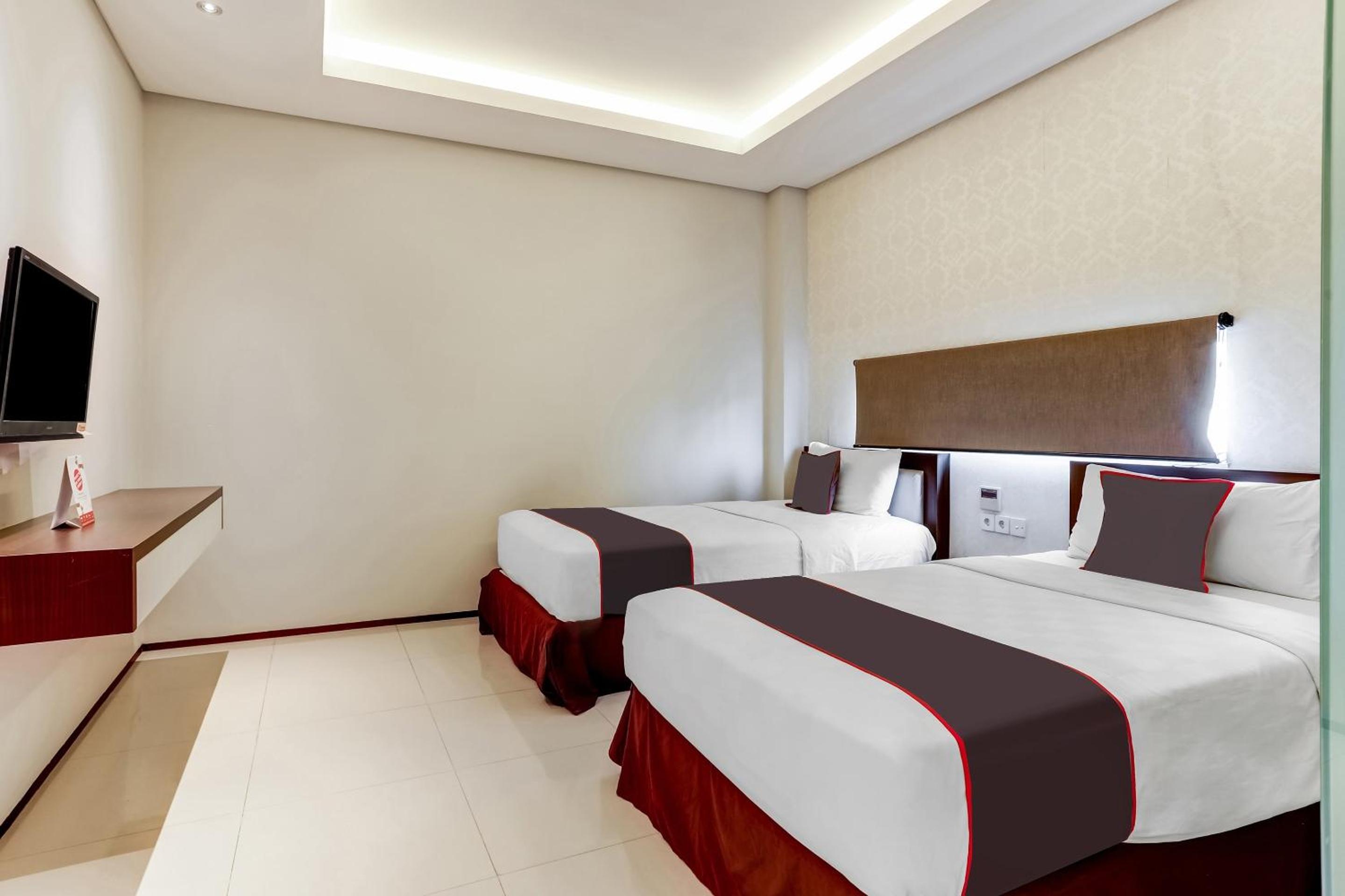 SUPERIOR, TWIN BEDS