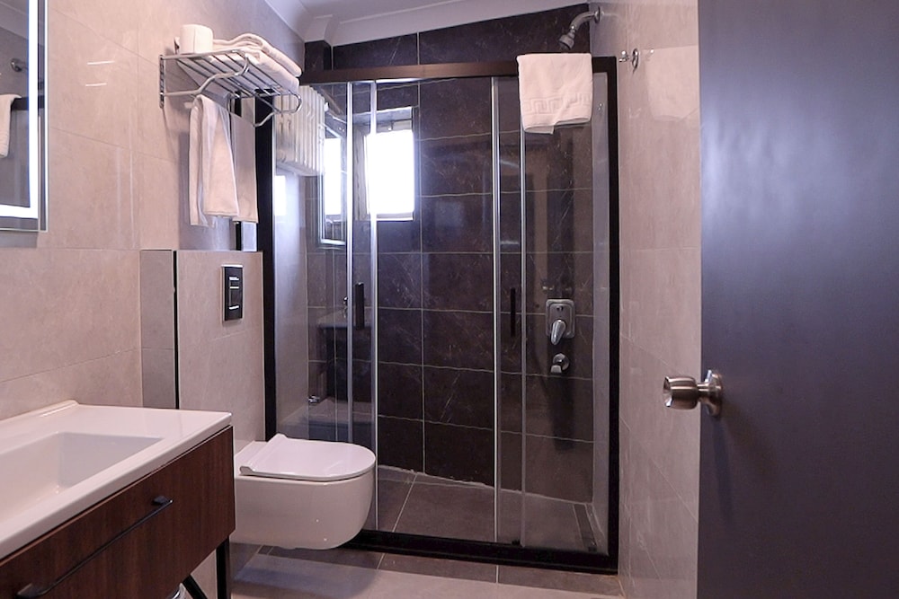 UK Ankara Hotel 42/46