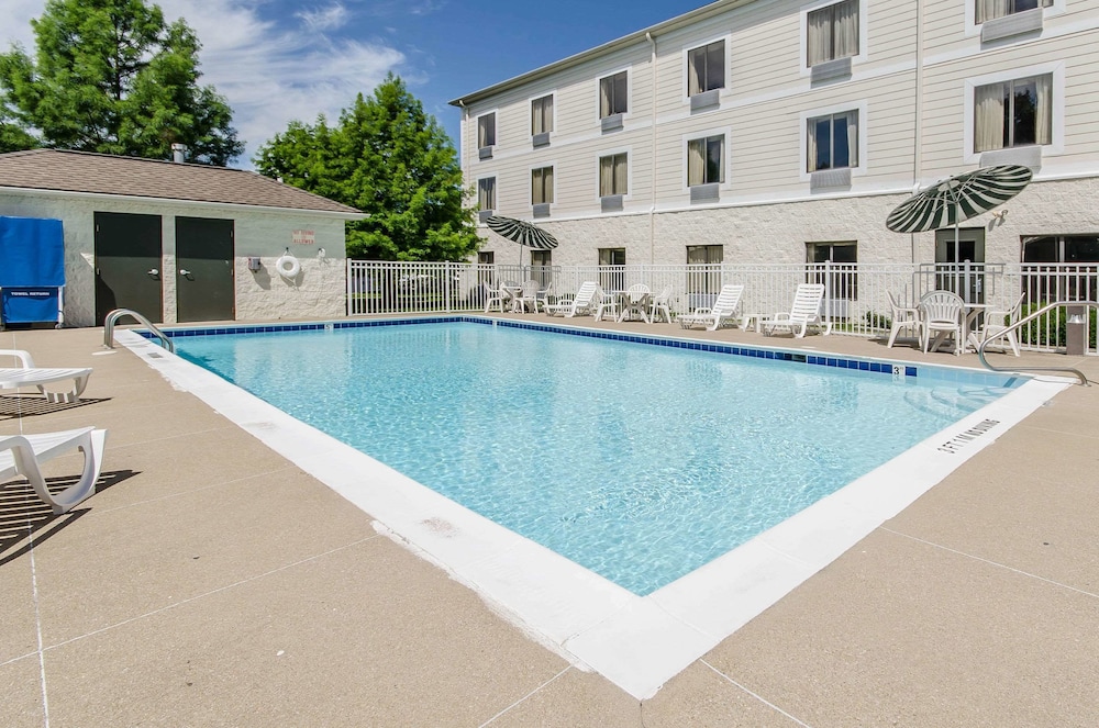Comfort Inn & Suites Morehead 1/28