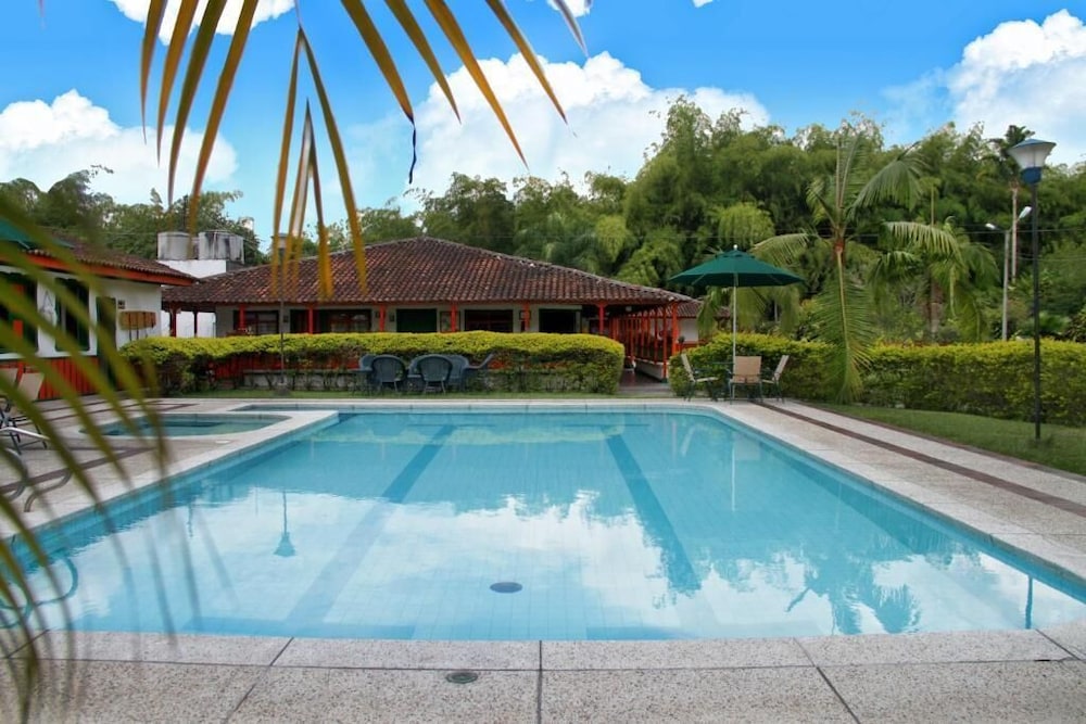 La Floresta Hotel Campestre 30/55