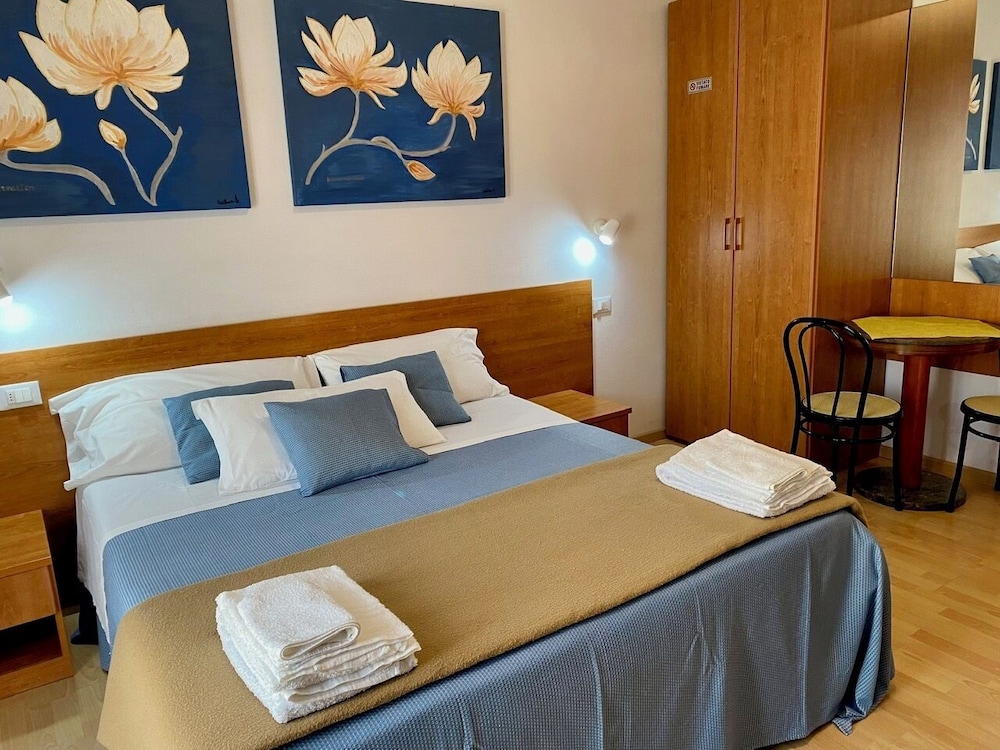 Bed And Breakfast Dream 16/50