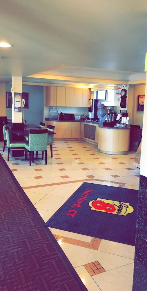 Knights Inn Hartford 1/20