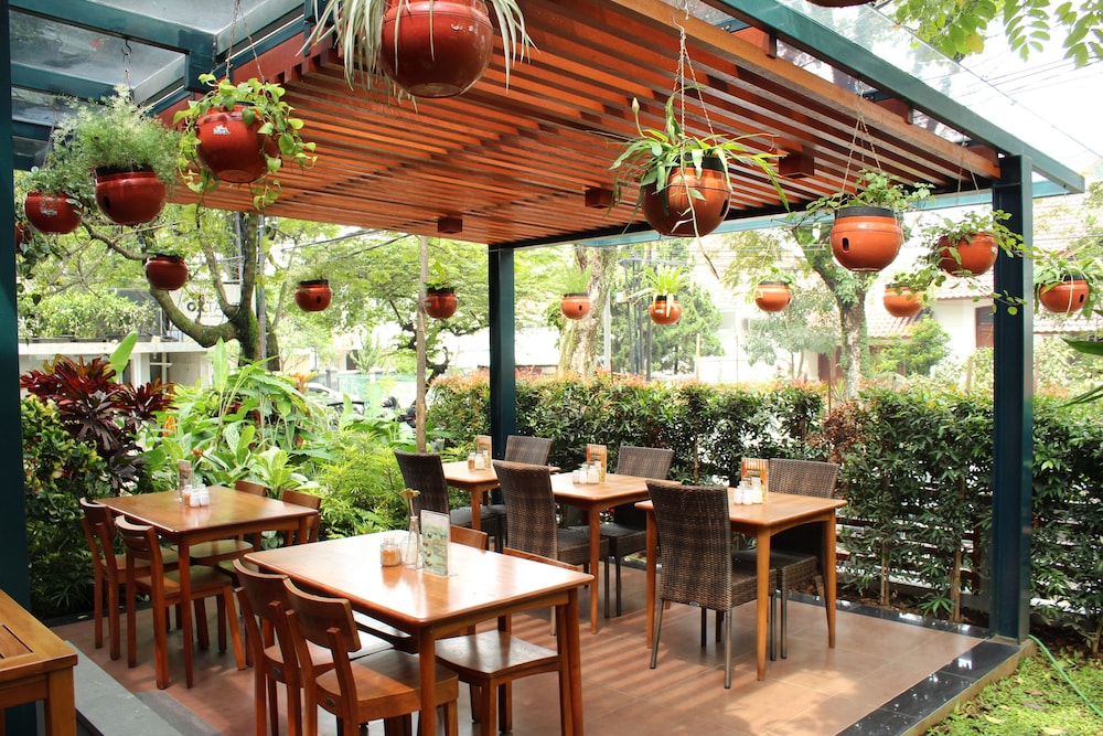 Ivory Hotel (ex Ivory by Ayola Hotel) 33/47