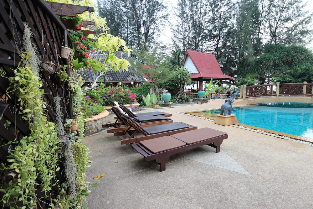 Lanta Villa Resort 50/58